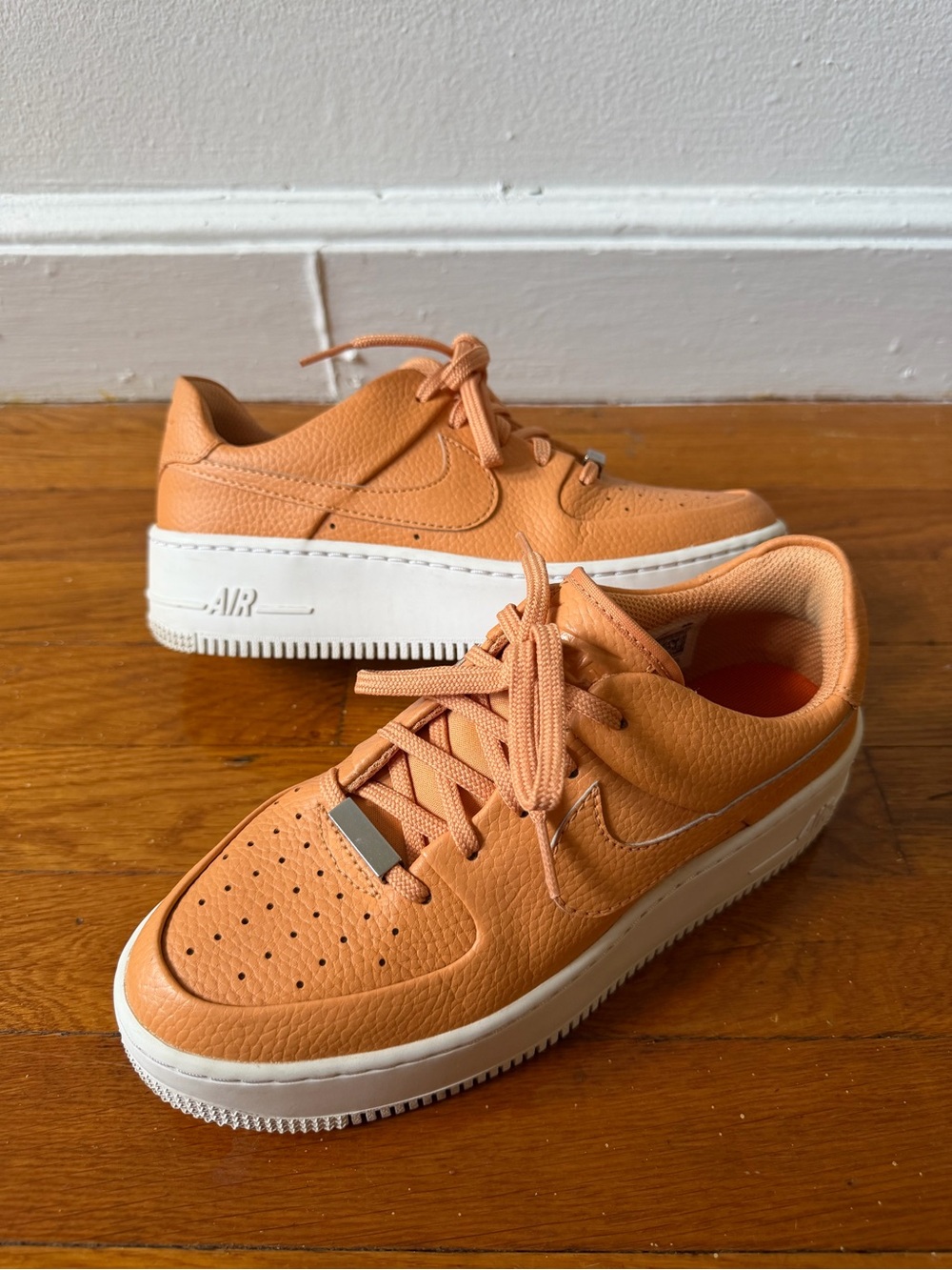 Nike Air Force 1 Low Tops Sneakers in Peach Orange with White Sole - Picture 1 of 3